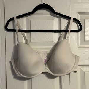 CACIQUE Women's 42DD Underwire Beige Cream Full Coverage Bra Lined Adjustable